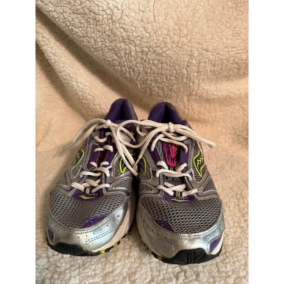 Saucony Women's Size 10 Oasis Running Shoe 15209-3 - Picture 3 of 8